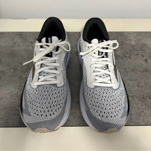 Brooks adrenaline Women's White and Black Athletic Shoes